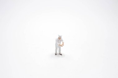 Şefin küçük bir parçası beyazın üzerinde duruyor.