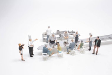 Aşçı Teppanyaki 'yi karısıyla pişiriyor.