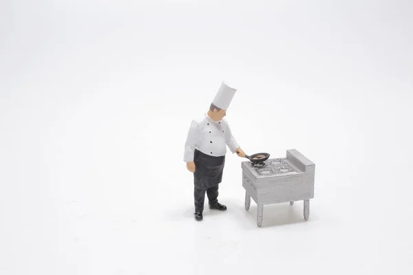 Mini Chef Que Serve Comida Guarnição Comida Cozinha — Fotografia de Stock