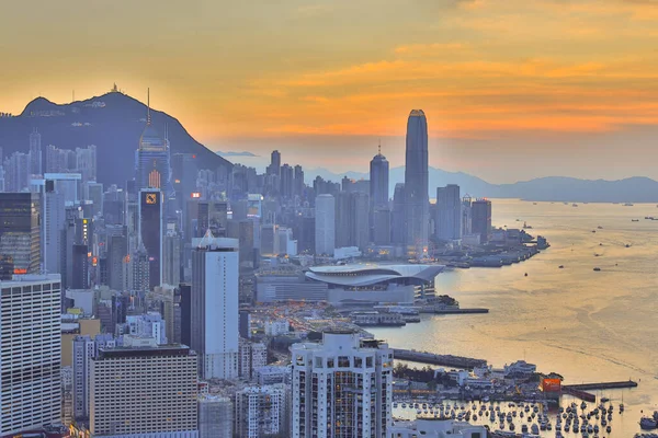 Kızıl Tütsü Yakma Zirvesi Nde Hong Kong Alacakaranlığı Temmuz 2021 — Stok fotoğraf