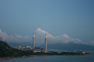 2 Temmuz 2005 'te Lung Kwu Tan' daki Tuen Mun Santrali