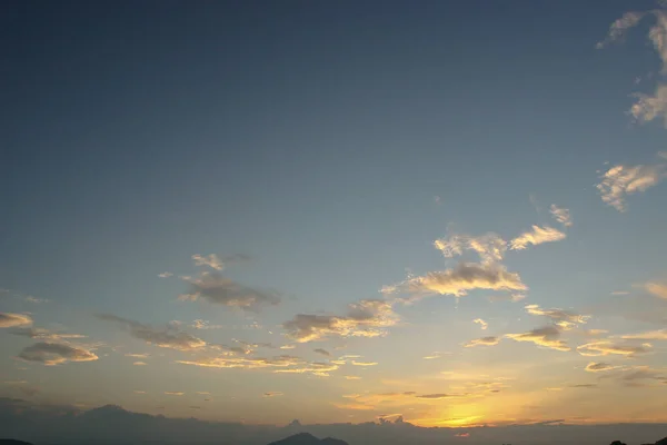 Μπλε Ηλιοβασίλεμα Ουρανό Φόντο Ουρανό Ηλιοβασίλεμα Σκηνή — Φωτογραφία Αρχείου