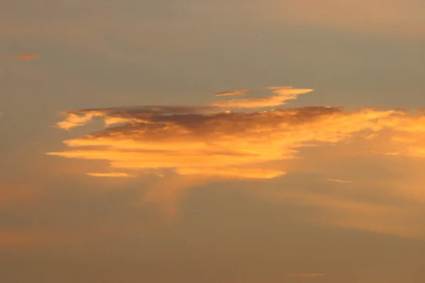 Oranžové Zapadající Nebe Jasným Sluncem — Stock fotografie
