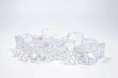 Buz küpleri. Ezilmiş buz parçaları. 