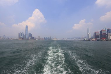 23 Temmuz 2021, Hong Kong Victoria Limanı alacakaranlıkta.