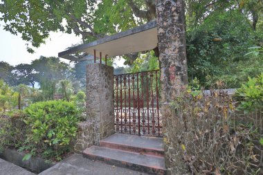 23 Temmuz 2021 Mui Wo 'daki eski harabe ev yıkıntısı.