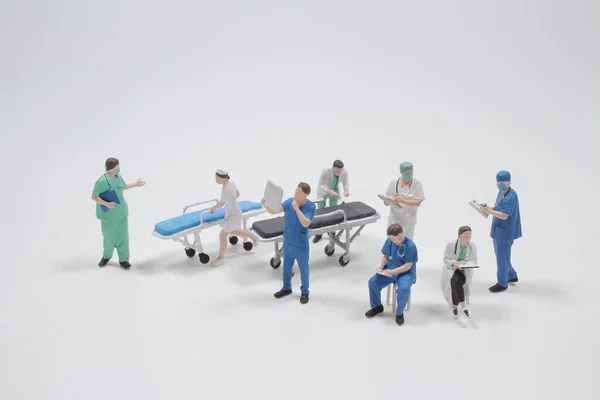 Міні Фігури Лікарі Медсестри Міні Фігури Евакуація Заражених Пацієнтів — стокове фото