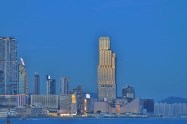 22 Temmuz 2021 Victoria Limanı 'ndaki Kowloon şehir manzarası