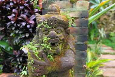 Çiçek fuarındaki Tayland tarzı bahçeler.