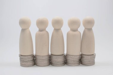 Yığılan Bozuklukları Artırma Üzerine Ahşap Bir Şekil 