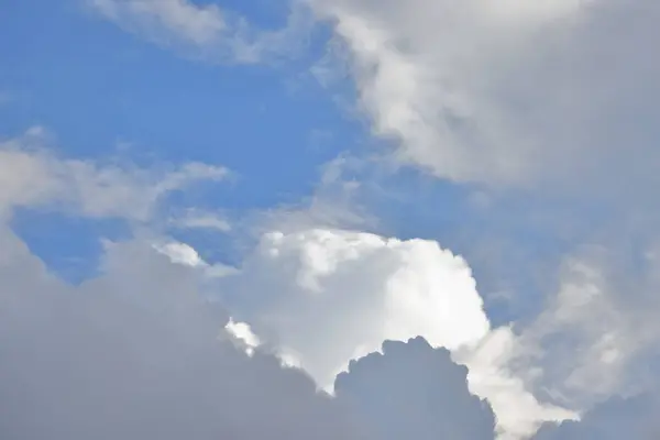 Céu Azul Com Nuvens Céu Verão — Fotografia de Stock