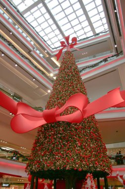 Festival Yürüyüşü 'ndeki büyük Noel ağacı, hk 29 Aralık 2004