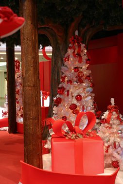 Festival Yürüyüşü 'ndeki büyük Noel ağacı, hk 29 Aralık 2004