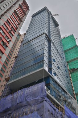 7 Ağustos 2021, Wan Chai 'de inşaat halindeki yüksek bina.