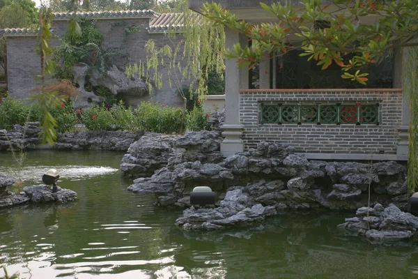 Lingnan Garden, Kowloon Hong Kong, 27 Aralık 2004 