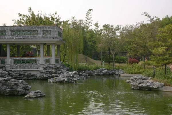 December 2004 Dammen Vid Lingnan Garden Kowloon Hong Kong — Stockfoto