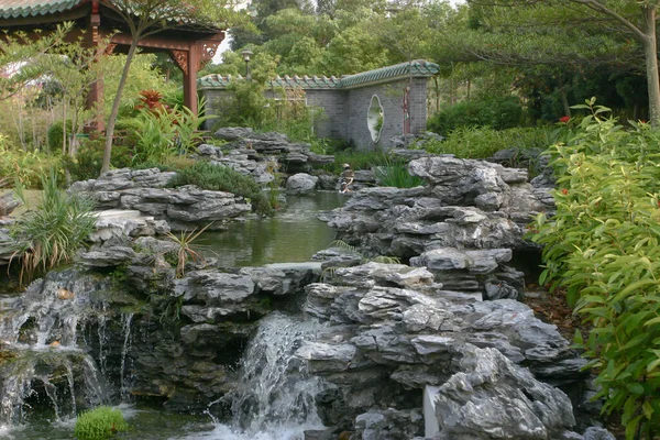 Piscina Con Rocce Lingnan Chinese Garden Hong Kong — Foto Stock