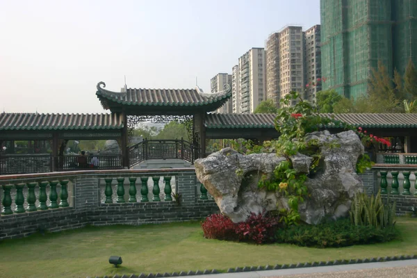 Lingnan Garden Scene Met Mensen Hong Kong Dec 2004 — Stockfoto