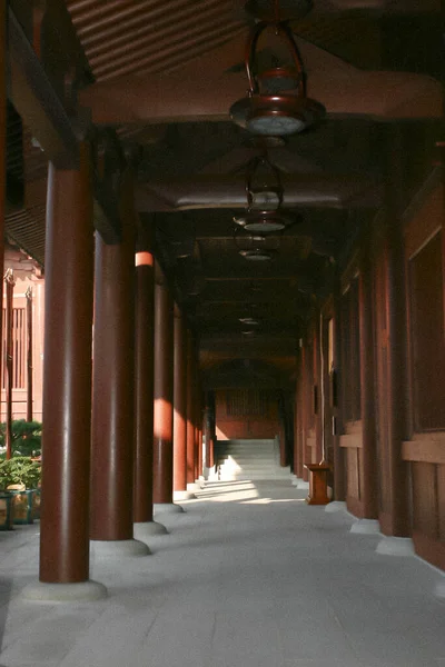 Dec 2004 Hallway Traditional Chinese Garden — стокове фото