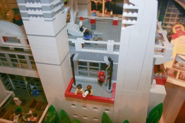 29 Aralık 2004 The Lego figürleri sergide, Shatin