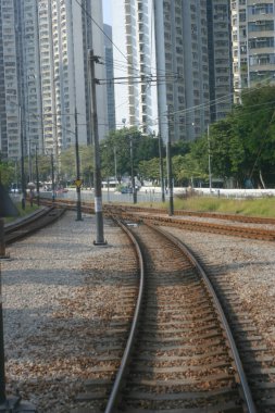 Hong Kong 'daki tren yolu manzarası, Taen Mun bölgesi.