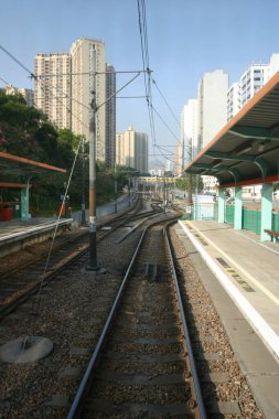 Hong Kong 'daki tren yolu manzarası, Taen Mun bölgesi.