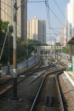 Hong Kong 'daki tren yolu manzarası, Taen Mun bölgesi.