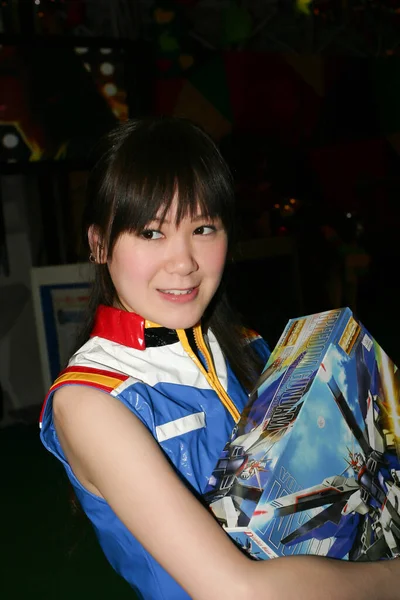 Promotor Gundam Feminino Posando Com Caixa Evento Brinquedos Hong Kong — Fotografia de Stock