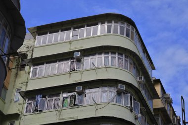 15 Ağustos 2021 Hong Kong eski apartman binaları veya Tong lau panel bloklarıdır.