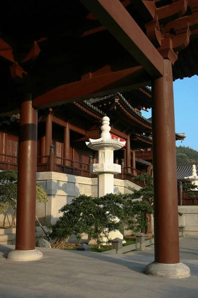 Prosinec 2004 Tradiční Kamenná Lampa Klášteře Chi Lin — Stock fotografie