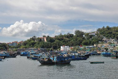 Cheung Chau Hong Kong limanındaki botlar, 20 Ağustos 2021 