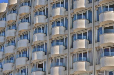 Warwick Oteli ön cephesi, Cheung Chau, 20 Ağustos 2021  