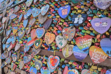 Cheung Chau 'daki aşk mesajları duvarı, Hog Kong, 20 Ağustos 2021 