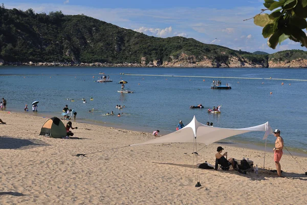 Tung Wan Strand Mit Menschen Sonnenlicht Insel Cheung Chau Hongkong — Stockfoto