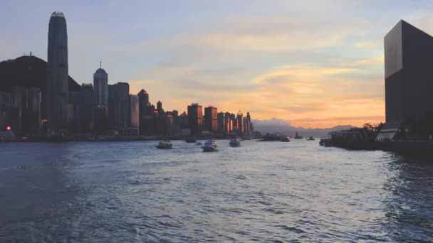 Victoria Harbor Slow Moving Waves Vessels Sunset Sky Hong Kong — Stock Video