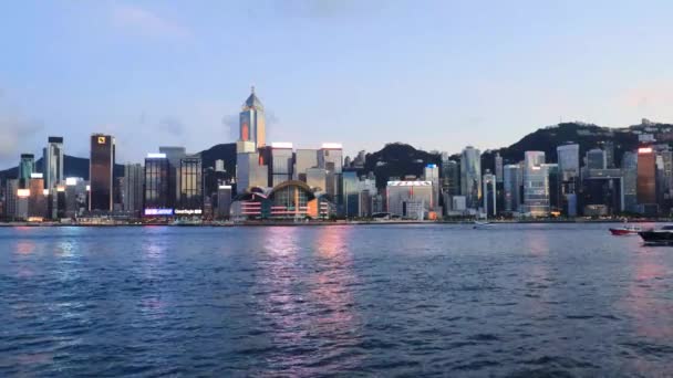 Port Victoria Wolno Poruszającymi Się Falami Statkami Hong Kong Lipca — Wideo stockowe