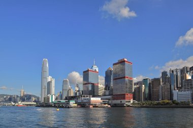 20 Ağustos 2021 Merkez, Hong Kong Viktorya Limanı boyunca Skyline