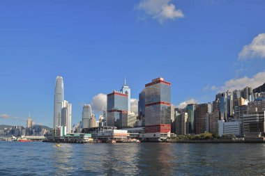 20 Ağustos 2021 Merkez, Hong Kong Viktorya Limanı boyunca Skyline