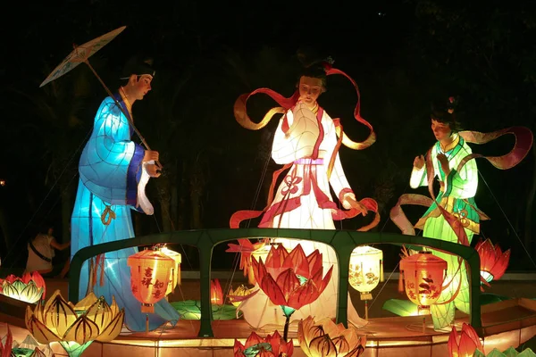 Zapálil Instalaci Silk Lanterns Venku Noci Hong Kong Září 2004 — Stock fotografie