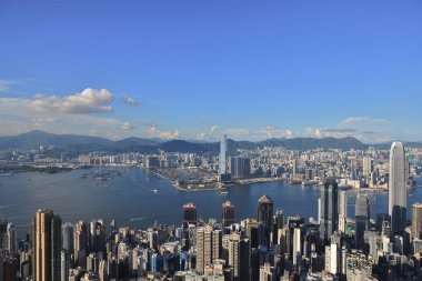 4 Eylül 2021 Hong Kong gökdelenleri ve Victoria Limanı.