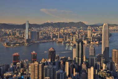 4 Eylül 2021 Hong Kong gökdelenleri ve Victoria Limanı.