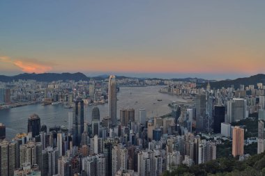 Victoria Peak, Hong Kong 'dan bir gece görüşü 4 Eylül 2021