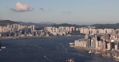 Güneş Işığında Hong Kong şehrinin silueti, 4 Eylül 2021 