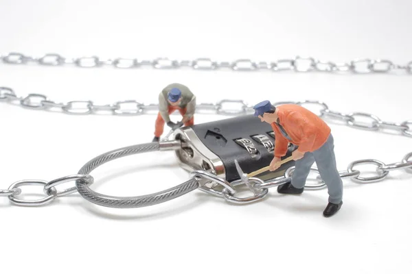 Mini Workers Figures Repairing Large Chain Locker — Stock Photo, Image