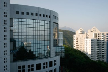 30 Ekim 2004 HKust, Clearwater Bay, Hong Kong 'da bulunan bir kamu araştırma ve öğretim üniversitesidir..