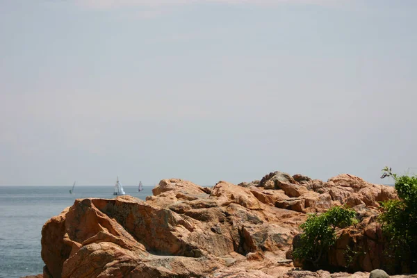 Vacker Utsikt Över Stranden Och Havet Mot Himlen — Stockfoto