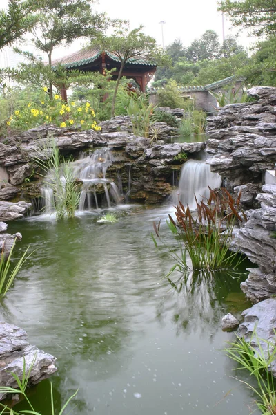 Wasserfall Grün Des Chinesischen Lingnan Gartens — Stockfoto