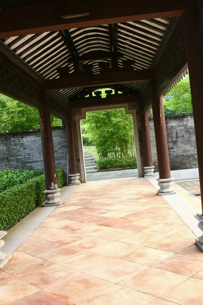 9月2005中国式回廊 中国式庭園 Lingnan Garden — ストック写真