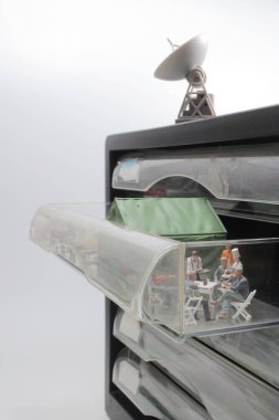 Plastik çekmeceli mini restoran.