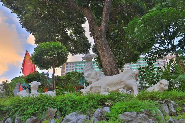Estátuas Good Wish Garden Wong Tai Sin Temple Hong Kong — Fotografia de Stock